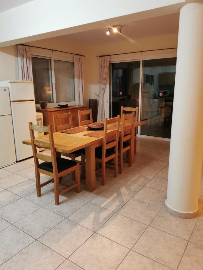 Villa Vista Paphos Exteriör bild