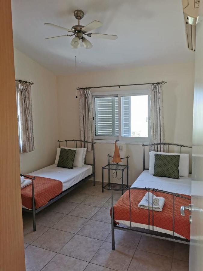 Villa Vista Paphos Exteriör bild