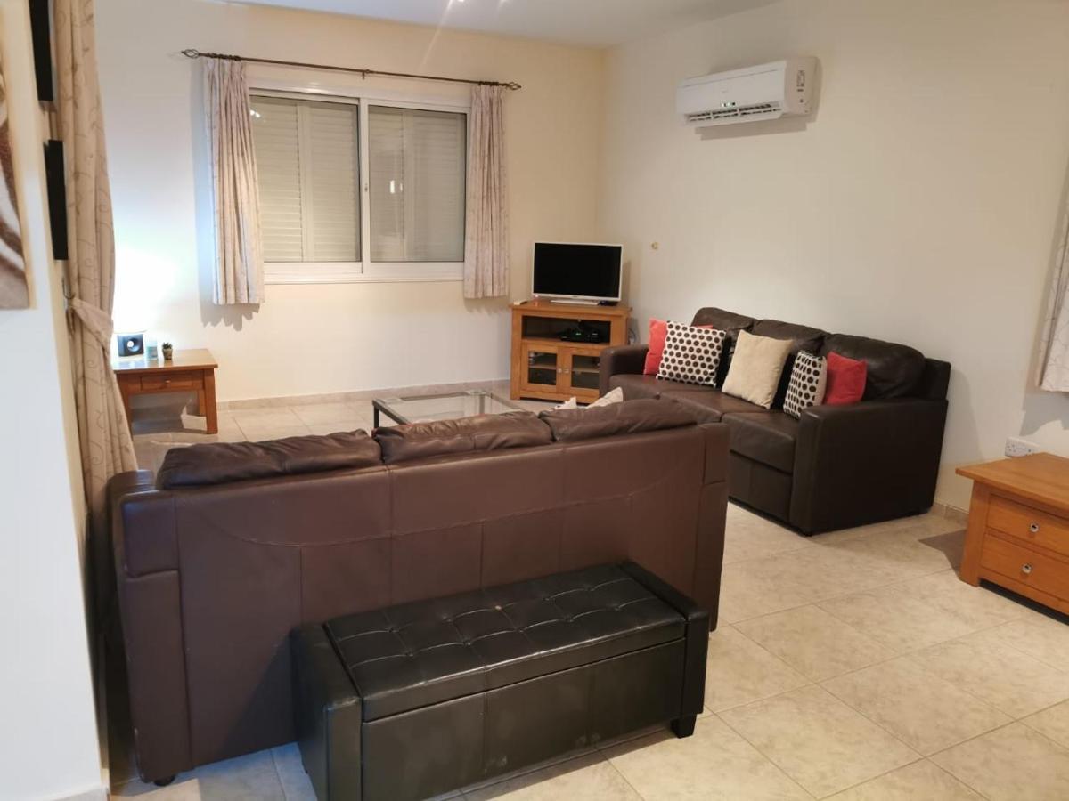 Villa Vista Paphos Exteriör bild